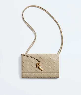 Andiamo Pouch with strap