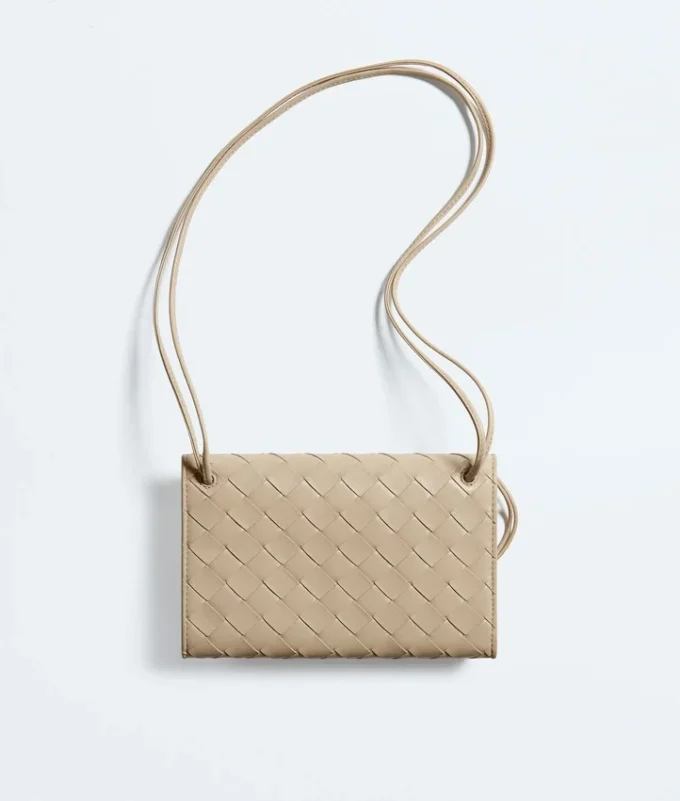 Andiamo Pouch with strap
