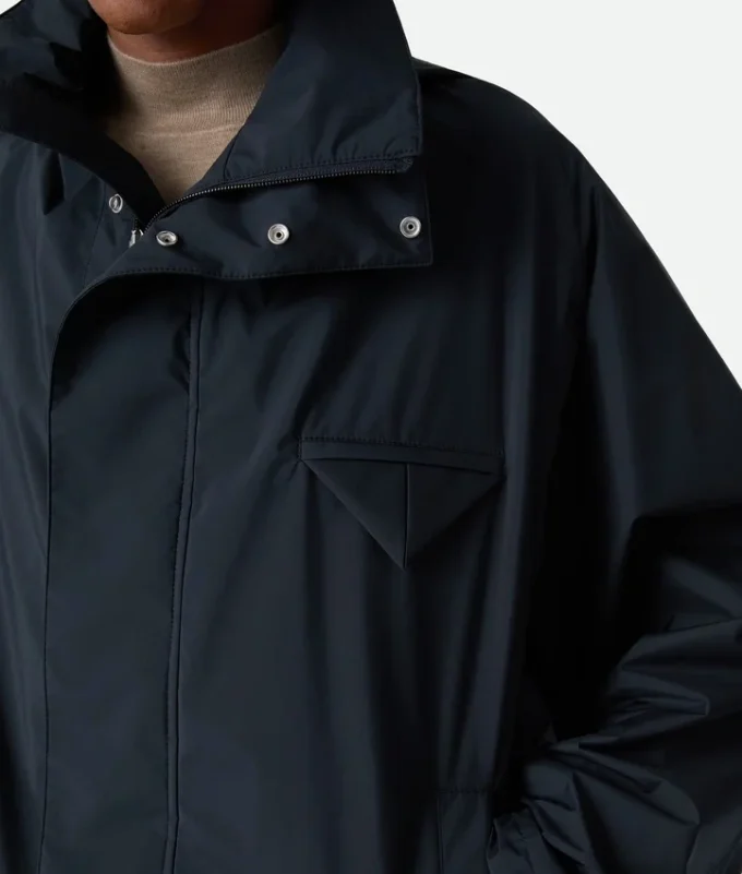Blouson à capuche en nylon compactable
