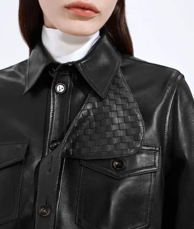 Chemise en cuir semi-brillant