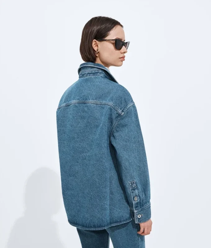 Chemise en denim indigo taille moyenne