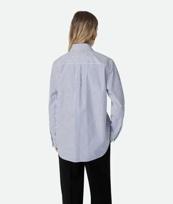 Chemise en popeline de coton à fines rayures Chemise en popeline de coton à fines rayures
