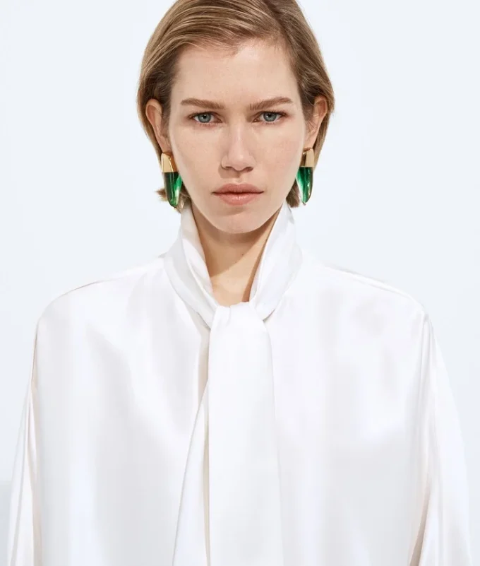 Chemise en satin de soie fluide