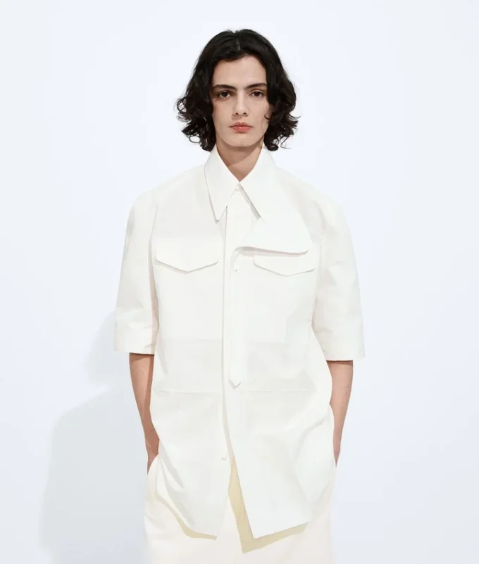 Chemise en toile de coton compacte