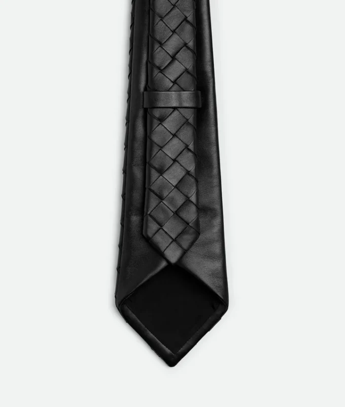 Cravate en cuir Intrecciato