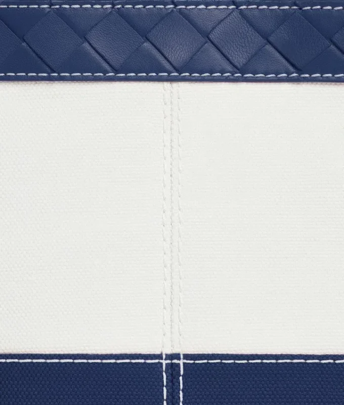 Flip Flap Medium Pouch Flip Flap Medium Pouch