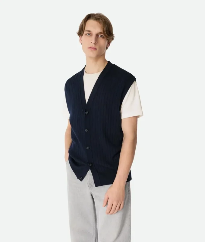 Gilet en laine côtelée Gilet en laine côtelée