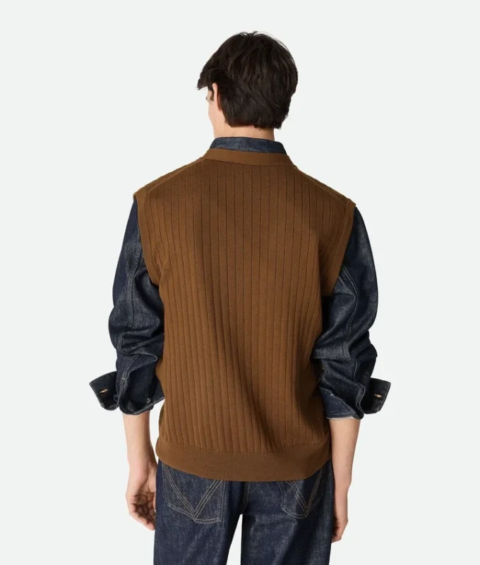Gilet en laine côtelée Gilet en laine côtelée
