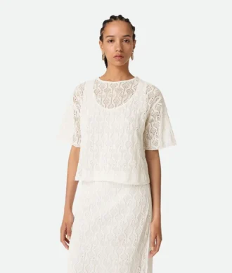Haut en dentelle de coton et de soie