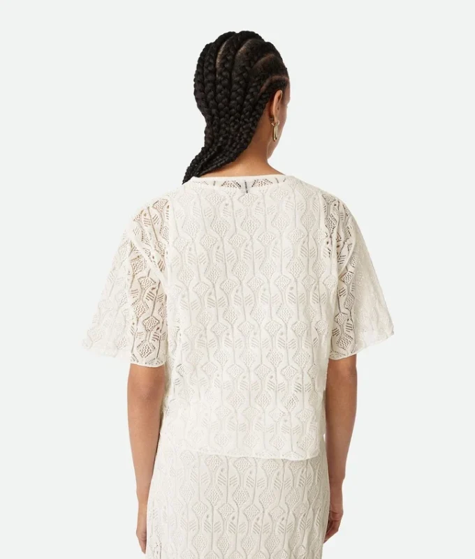 Haut en dentelle de coton et de soie