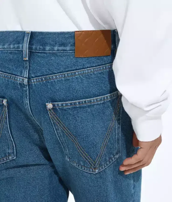 Jean droit indigo moyen