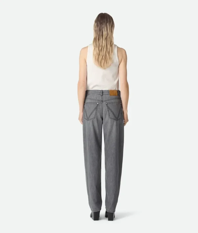 Jean en denim noir Jean en denim noir