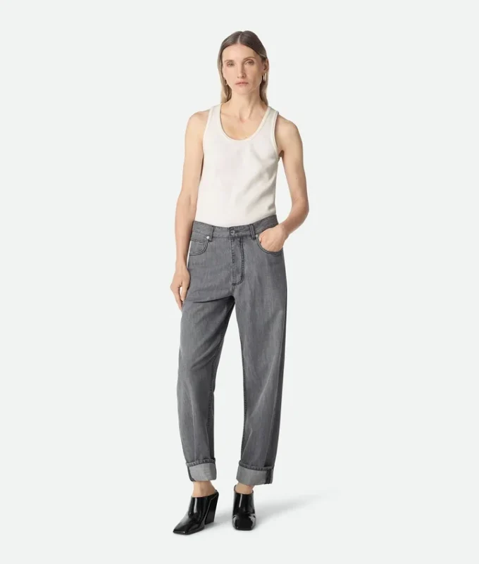 Jean en denim noir Jean en denim noir