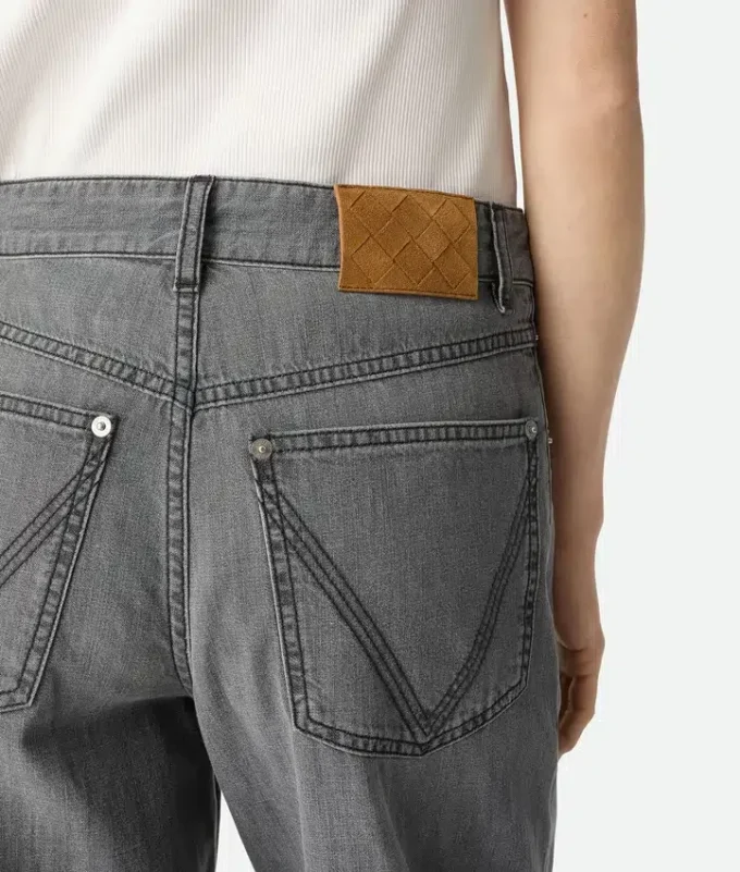 Jean en denim noir Jean en denim noir