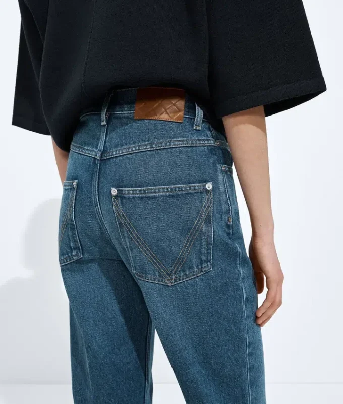 Jean évasé en denim délavé indigo moyen