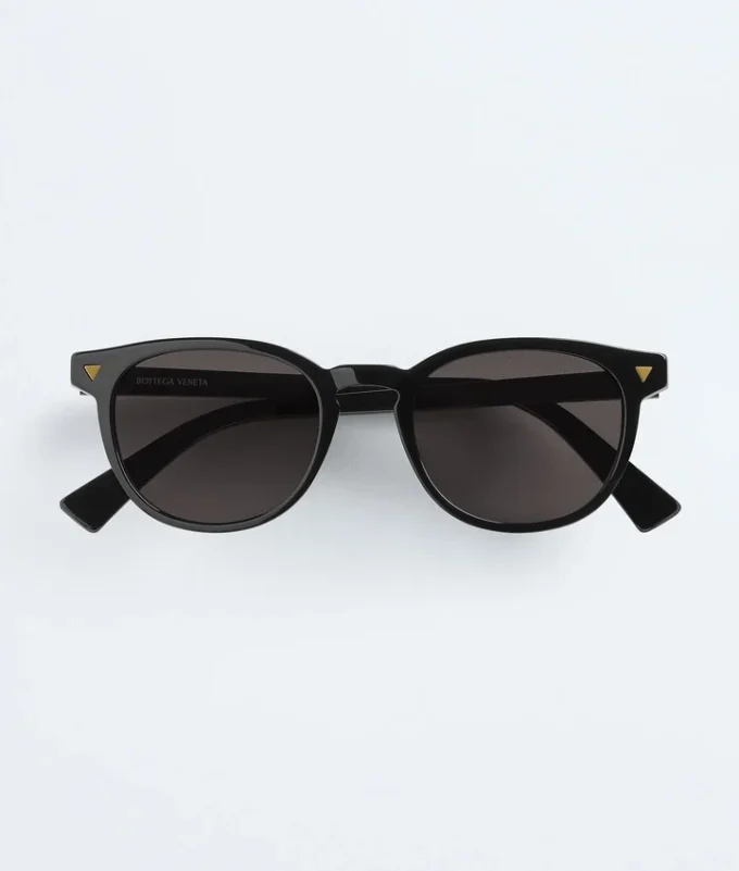 Lunettes de soleil Panthos en acétate recyclé souple Lunettes de soleil Panthos en acétate recyclé souple