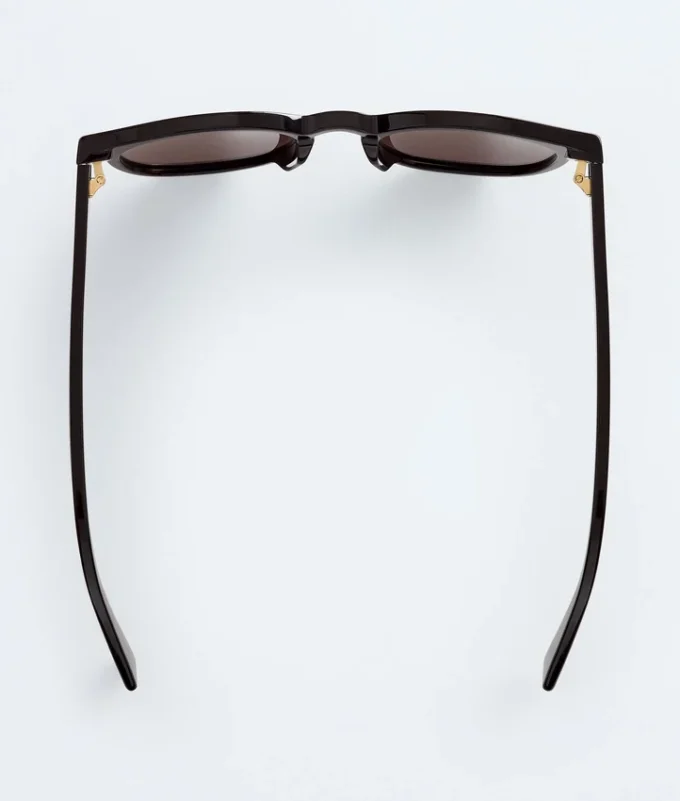 Lunettes de soleil Panthos en acétate recyclé souple Lunettes de soleil Panthos en acétate recyclé souple