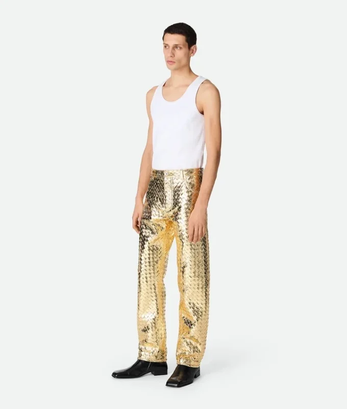 Pantalon droit en cuir Intrecciato laminé