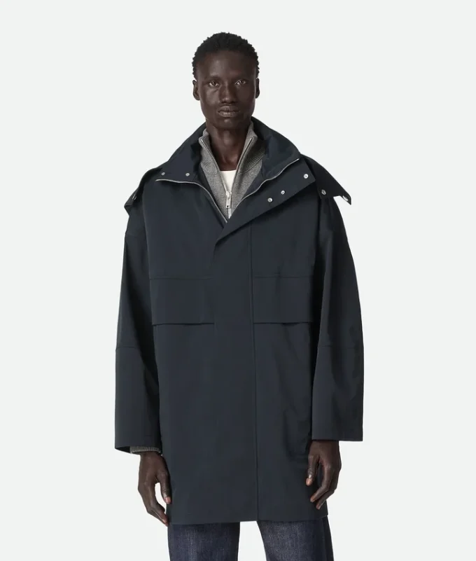 Parka à capuche en laine technique contrecollée Parka à capuche en laine technique contrecollée
