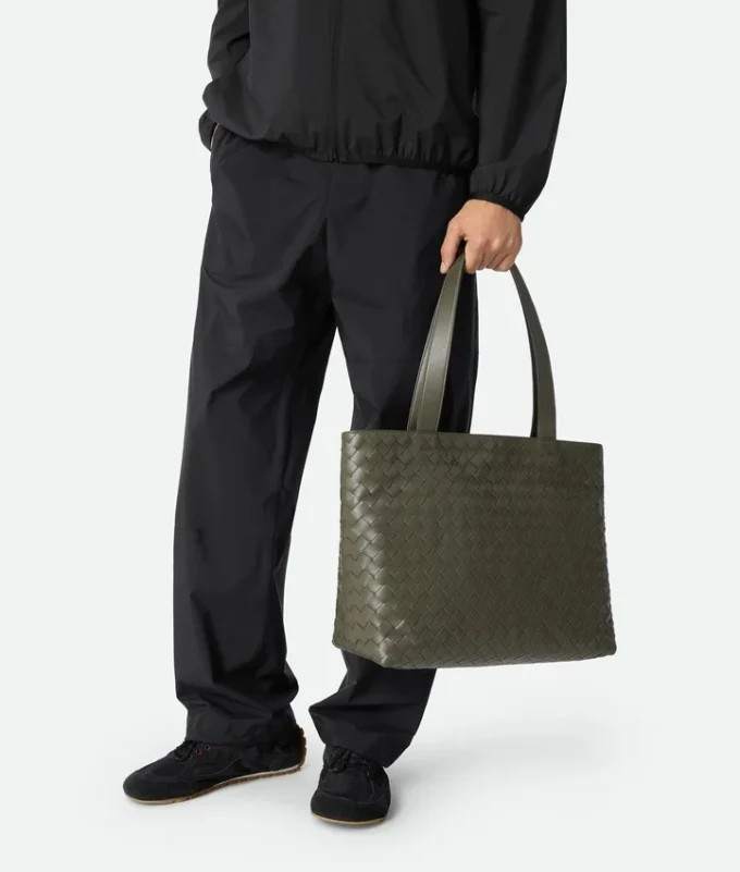 Petit sac fourre-tout Intrecciato à fermeture éclair Petit sac fourre-tout Intrecciato à fermeture éclair