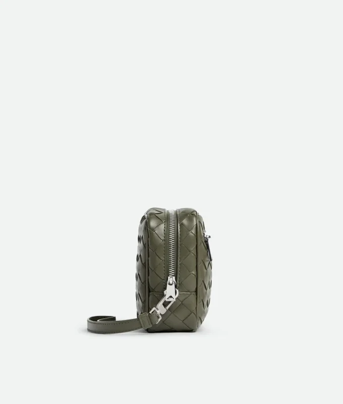 Petite pochette Intrecciato avec dragonne