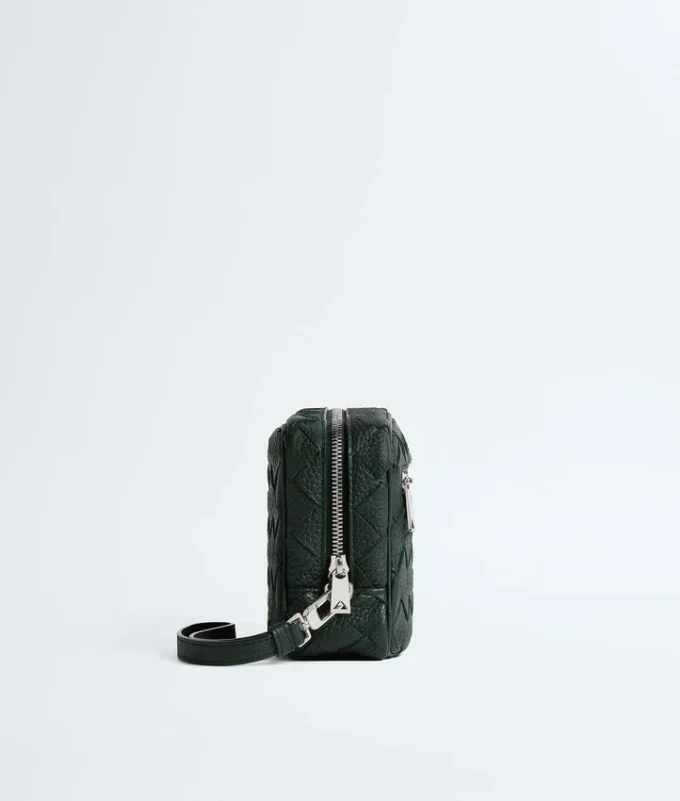 Petite pochette Intrecciato avec dragonne