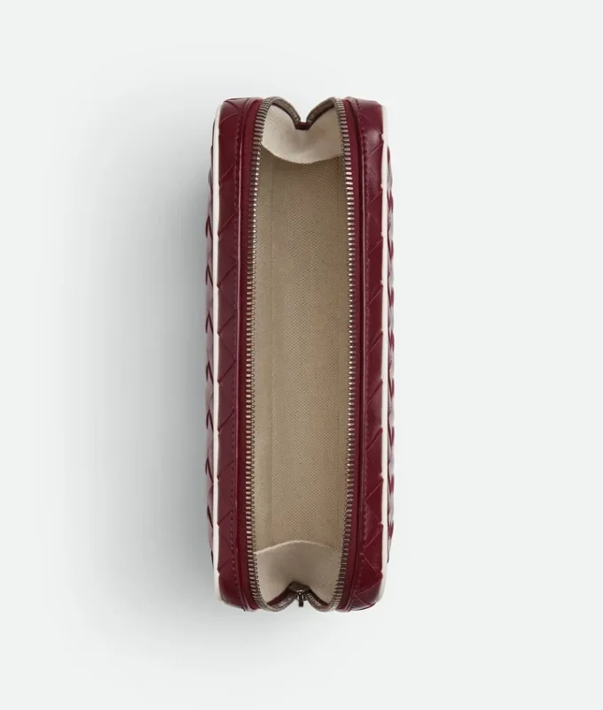 Pochette moyenne Intrecciato à fermeture éclair