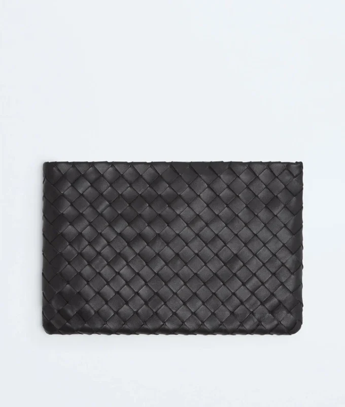 Pochette plate moyenne Intrecciato