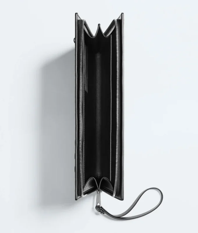 Porte-documents en cuir Intrecciato avec dragonne