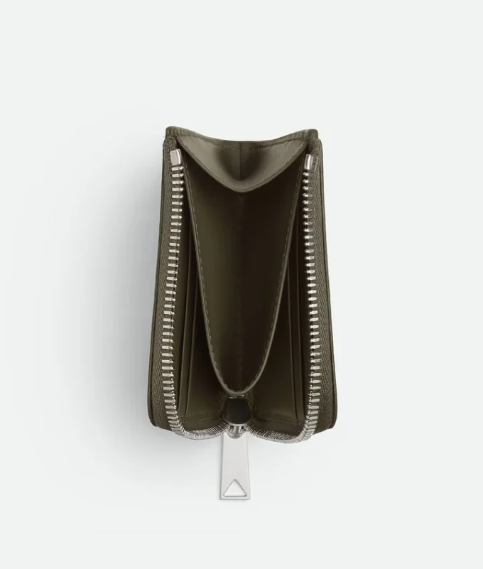 Portefeuille carré à fermeture éclair avec motif Intrecciato estampé Portefeuille carré à fermeture éclair avec motif Intrecciato estampé