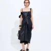 Robe en cuir semi-brillant
