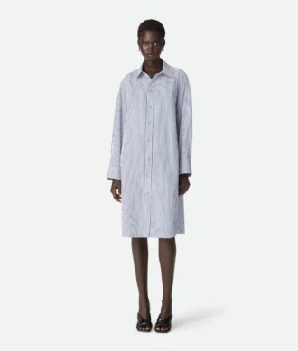 Robe en popeline de coton à fines rayures