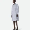 Robe en popeline de coton à fines rayures
