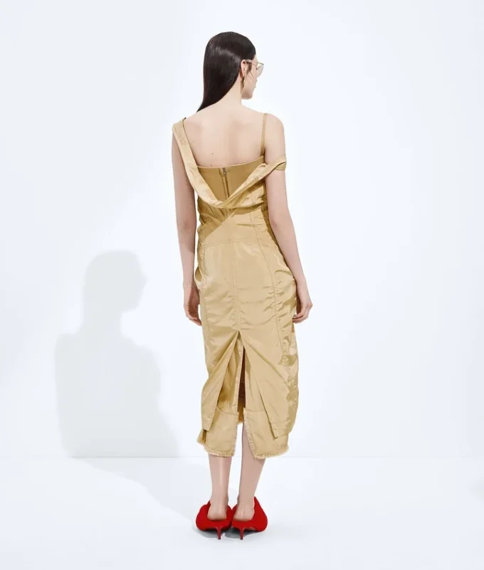 Robe en taffetas de soie lavé