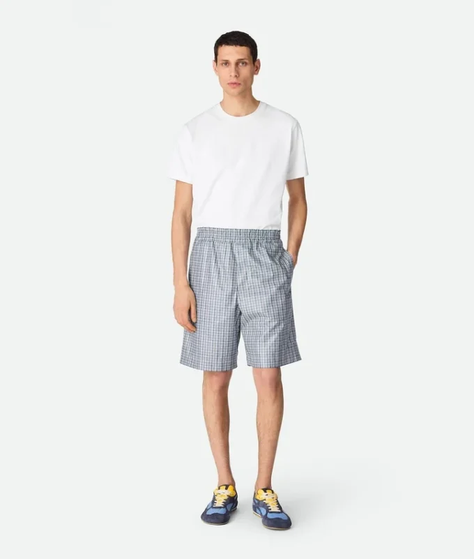 Short en cuir imprimé