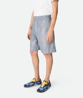 Short en cuir imprimé