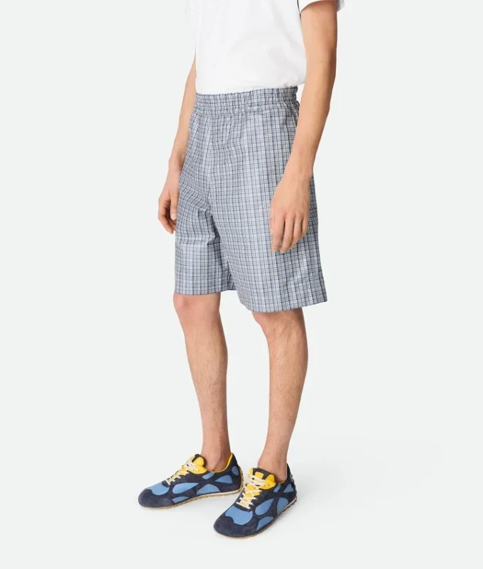 Short en cuir imprimé