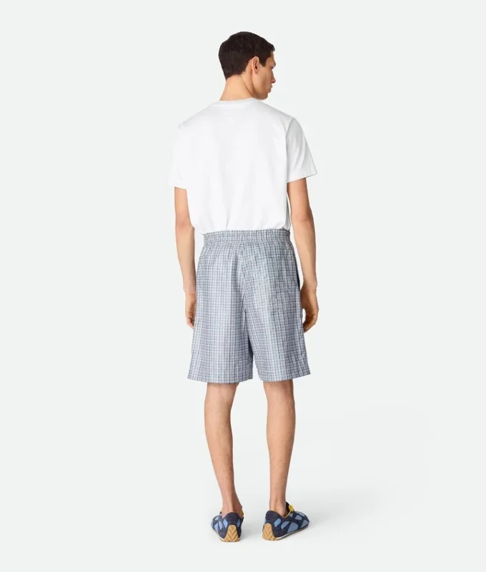 Short en cuir imprimé