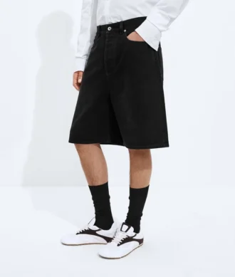 Short en denim noir délavé