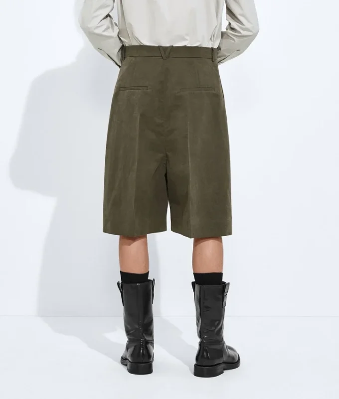 Short froissé en coton et soie