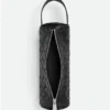 Trousse cylindrique en cuir Intrecciato