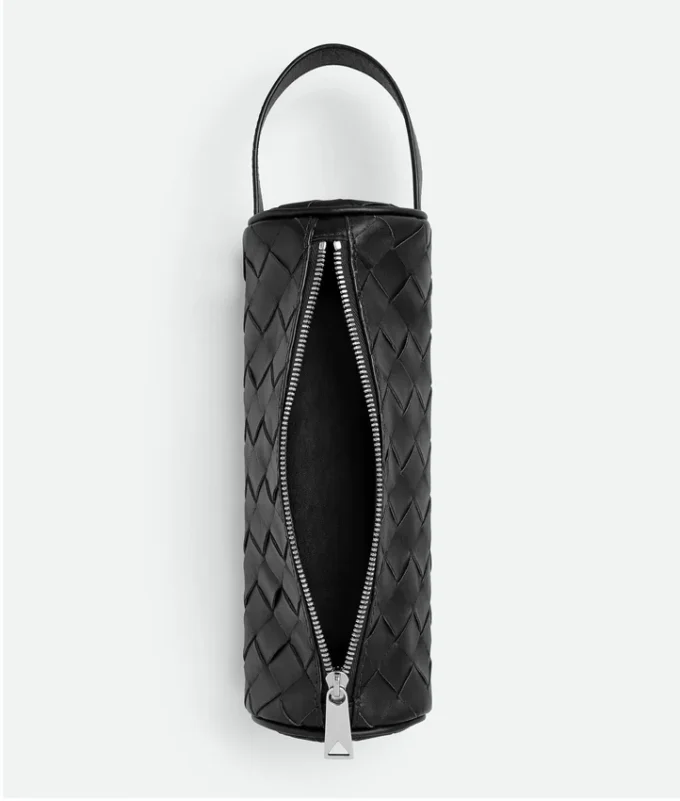 Trousse cylindrique en cuir Intrecciato
