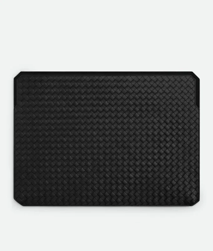 Étui pour Macbook Pro en cuir Intrecciato Piccolo Étui pour Macbook Pro en cuir Intrecciato Piccolo