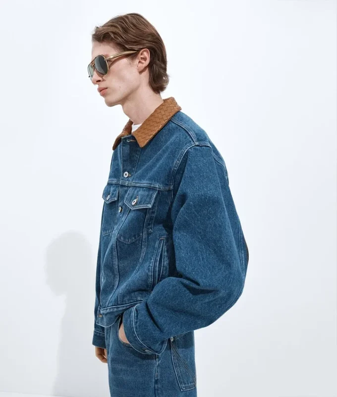 Veste en denim indigo taille moyenne